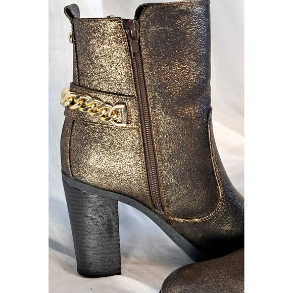 GUESS GGGreedy Women’s 7M Ankle Booties Block Heel Gold Metallic Chain - Picture 7 of 13